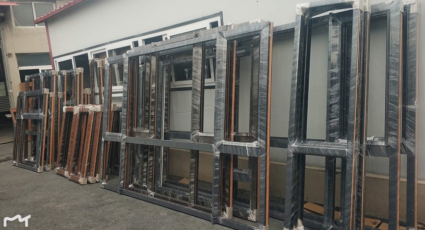 鞍山市天乙門窗工業有限公司沈陽經銷商所訂貨品已完成，經過檢驗后進行包裝，準備發貨